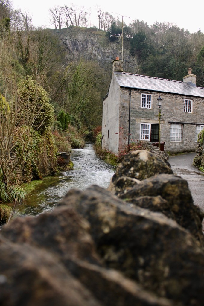stone cottage in castleton, peak district