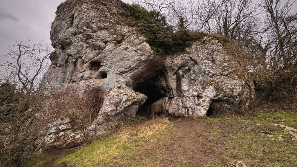 entrance to nan tor cave